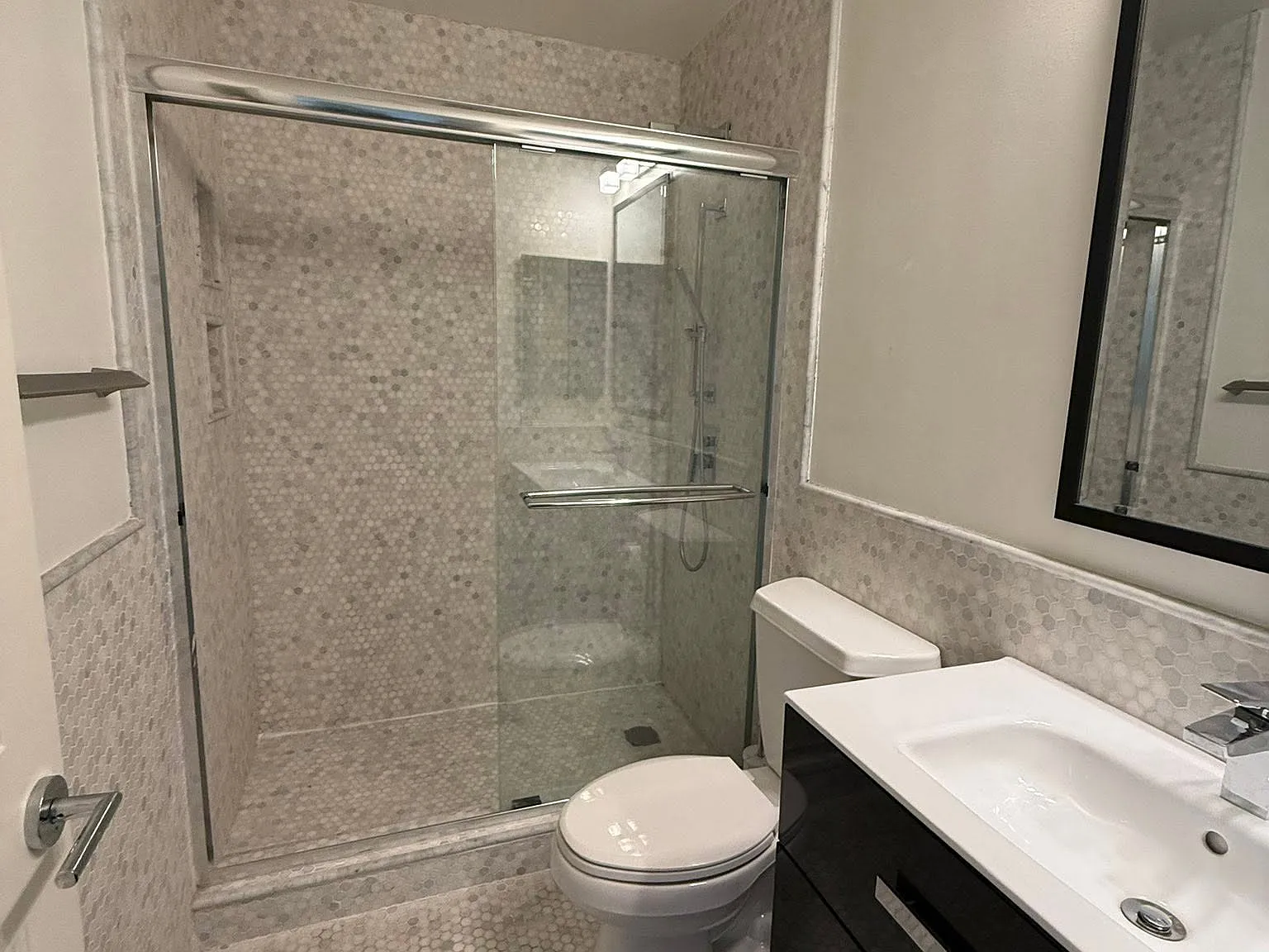 2 bed, 2.5 bath, 1424 sqft, $4,900 — Photo 4