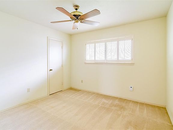 4th image of 2118 Baltimore Dr