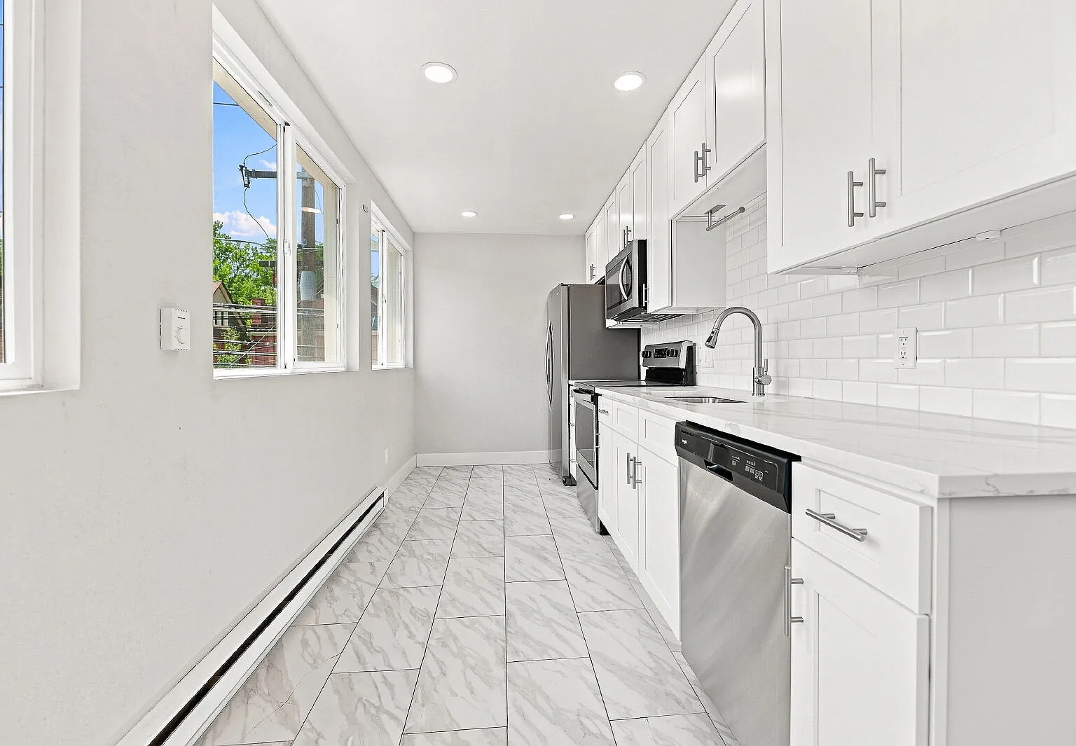 1 bed, 1.0 bath, 797 sqft, $1,621 — Photo 3