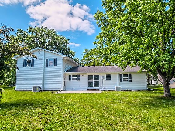 3rd image of 2110 Crestline Dr