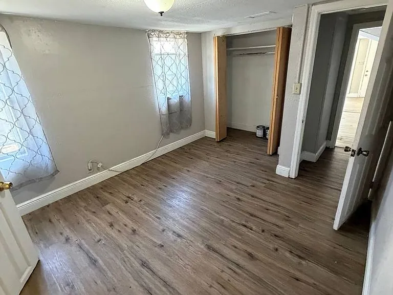1035 N Davis Ave — Photo 5