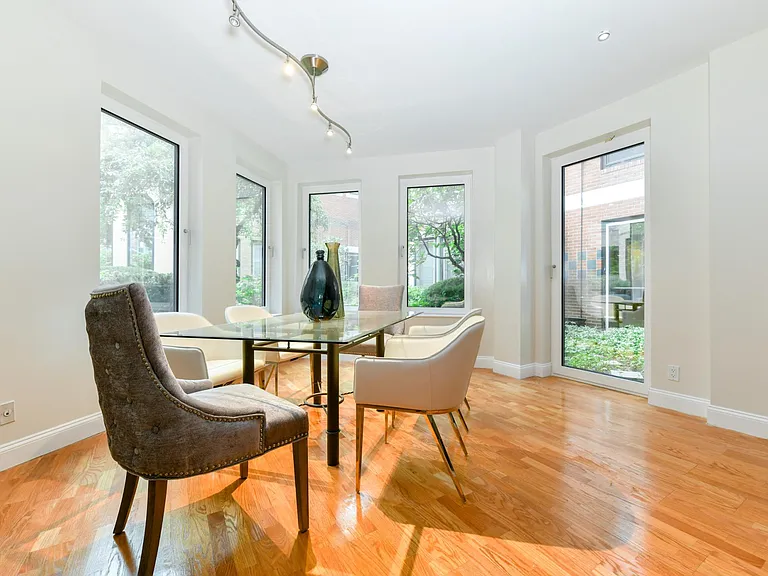 492 Beacon St #13 — Photo 3