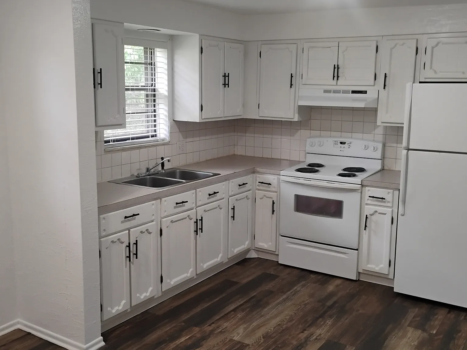 2 bed, 936 sqft, $1,355 — Photo 4