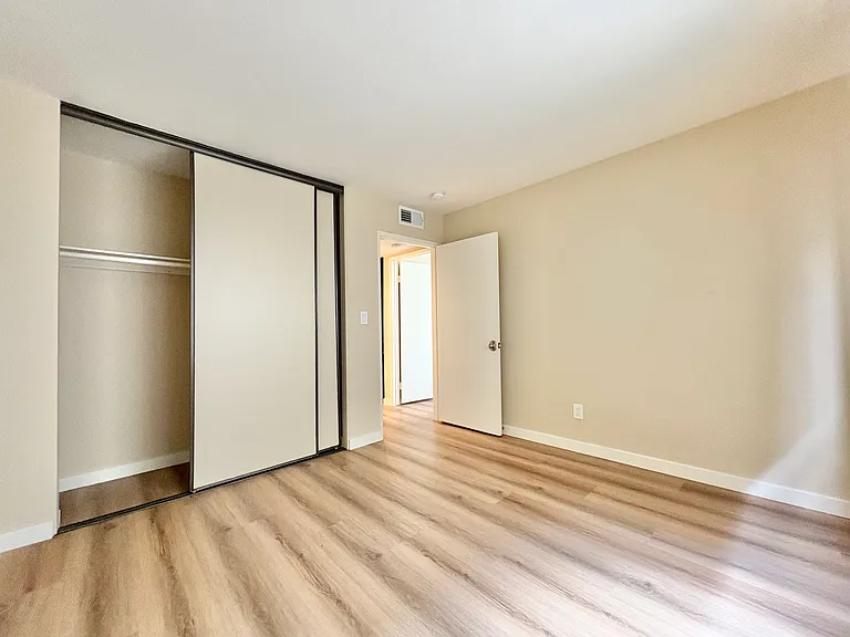 14540 Burbank Blvd #5 — Photo 5