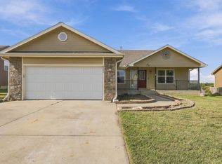 2502 Deer Trl, Junction City, KS 66441