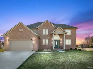 14000 Flanders Ave, Southgate, MI 48195