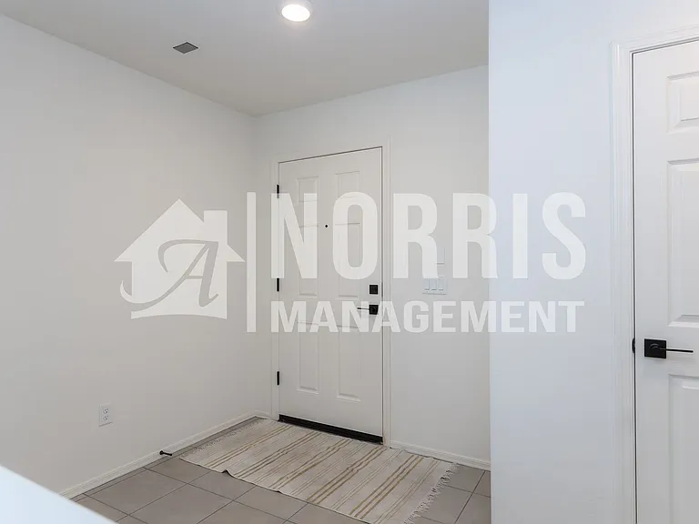 2897 N Rosewood Ln — Photo 4