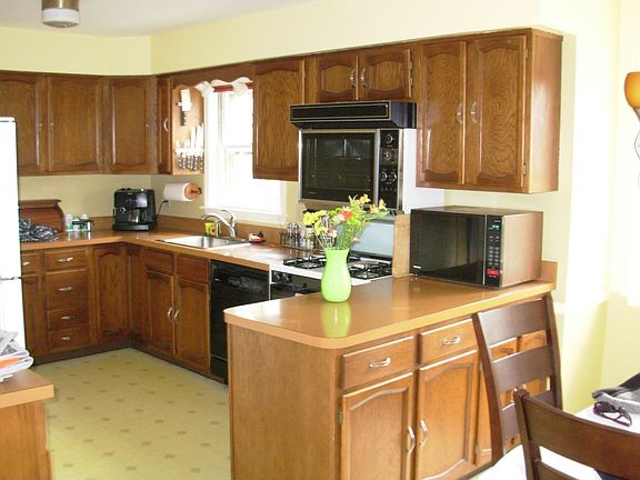 Kitchen + breakfast corner