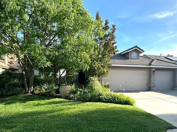 2955 E Pryor Dr, Fresno, CA 93720