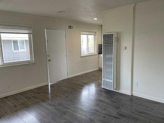 4th image of 1523 8th Ave #G