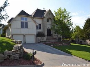 1727 Kings Rd, Manhattan, KS 66503