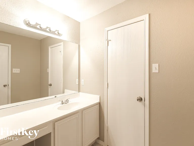 6413 Riverwater Trl — Photo 12
