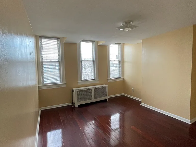 1324 James St — Photo 13
