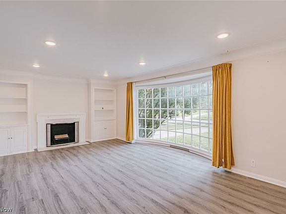 4th image of 3710 Strandhill Rd