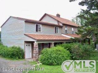 32 Sterling Rd, Mount Pocono, PA 18344