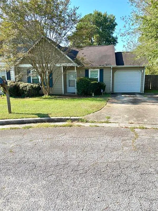2 bed, 1.0 bath, 952 sqft, $1,400 — Photo 1