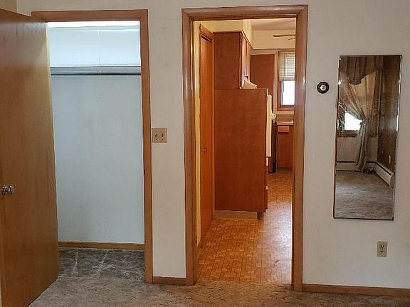 5th image of 501 Hillhaven St #A