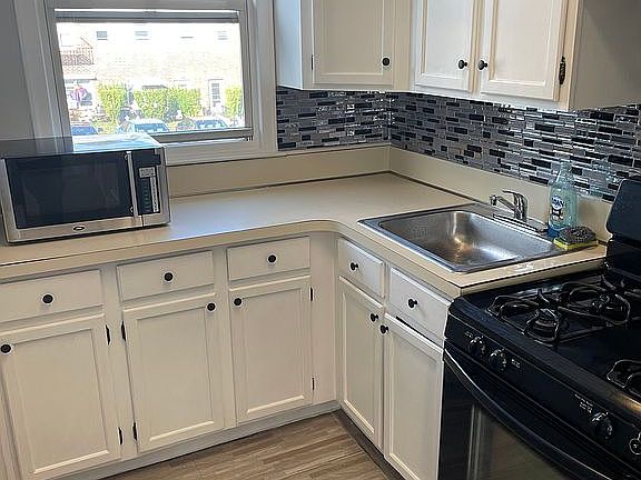2nd image of 5 Arlington St APT 2A