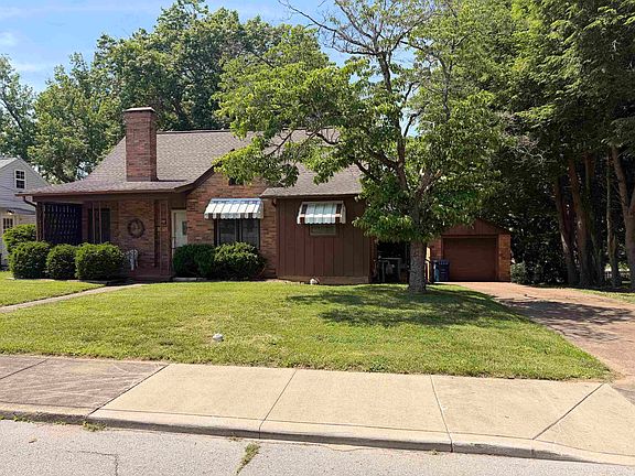 2nd image of 1509 Nichols Pl