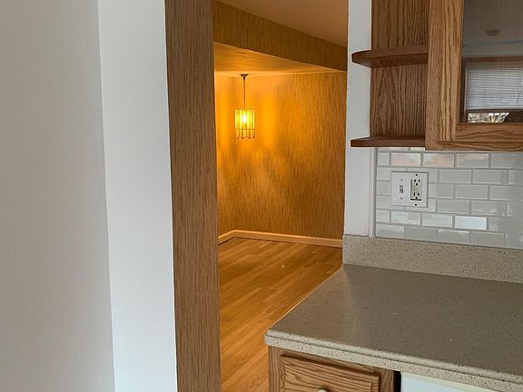 3rd image of 8 Milsom Dr