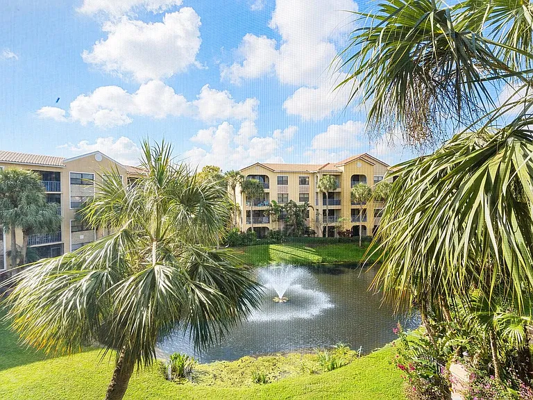 700 Uno Lago Dr #303 — Photo 15