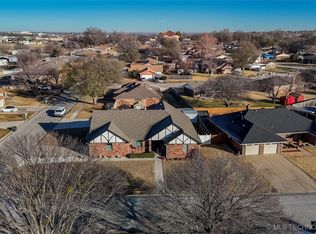 2011 8th Ave NW, Ardmore, OK 73401