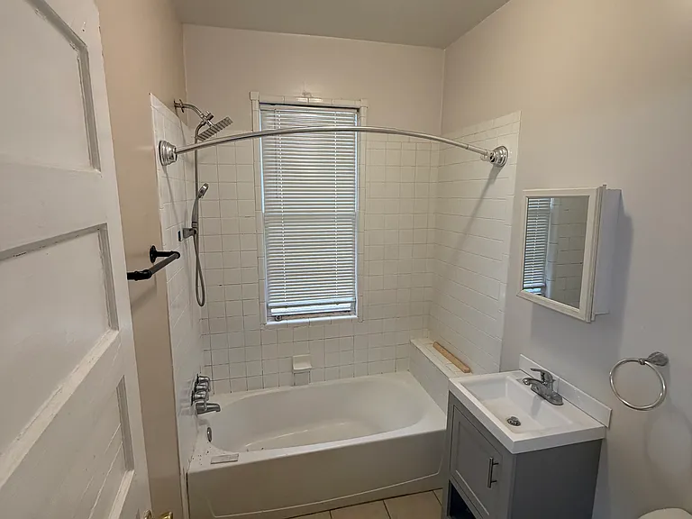 439 W Ferry St #201-2 — Photo 4