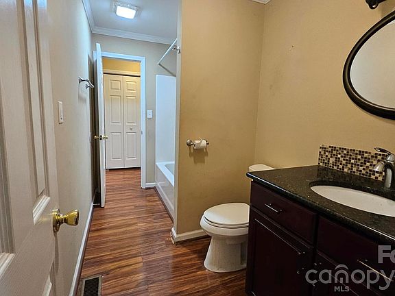 5th image of 768 Peachtree Rd