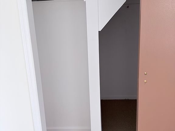 4th image of 82 Inwood Ave