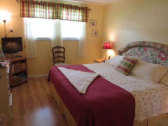 Large Bedroom