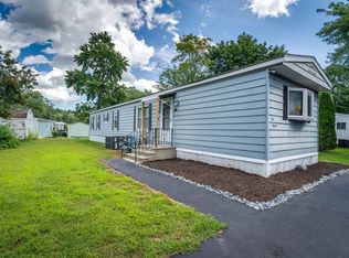 66 Lillian Ave, Seabrook, NH 03874