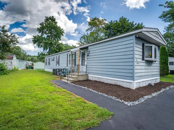 66 Lillian Avenue, Seabrook, NH 03874