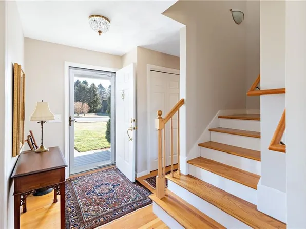 150 N Weeden Rd, South Kingstown, RI 02879