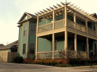 985 River Landing Dr, Memphis, TN 38103