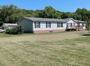 8025 SE King Hill Rd, Saint Joseph, MO 64504