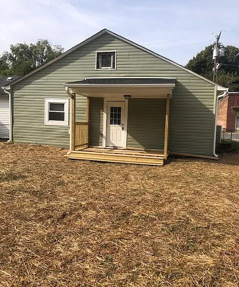 117 E Henderson St — Photo 6