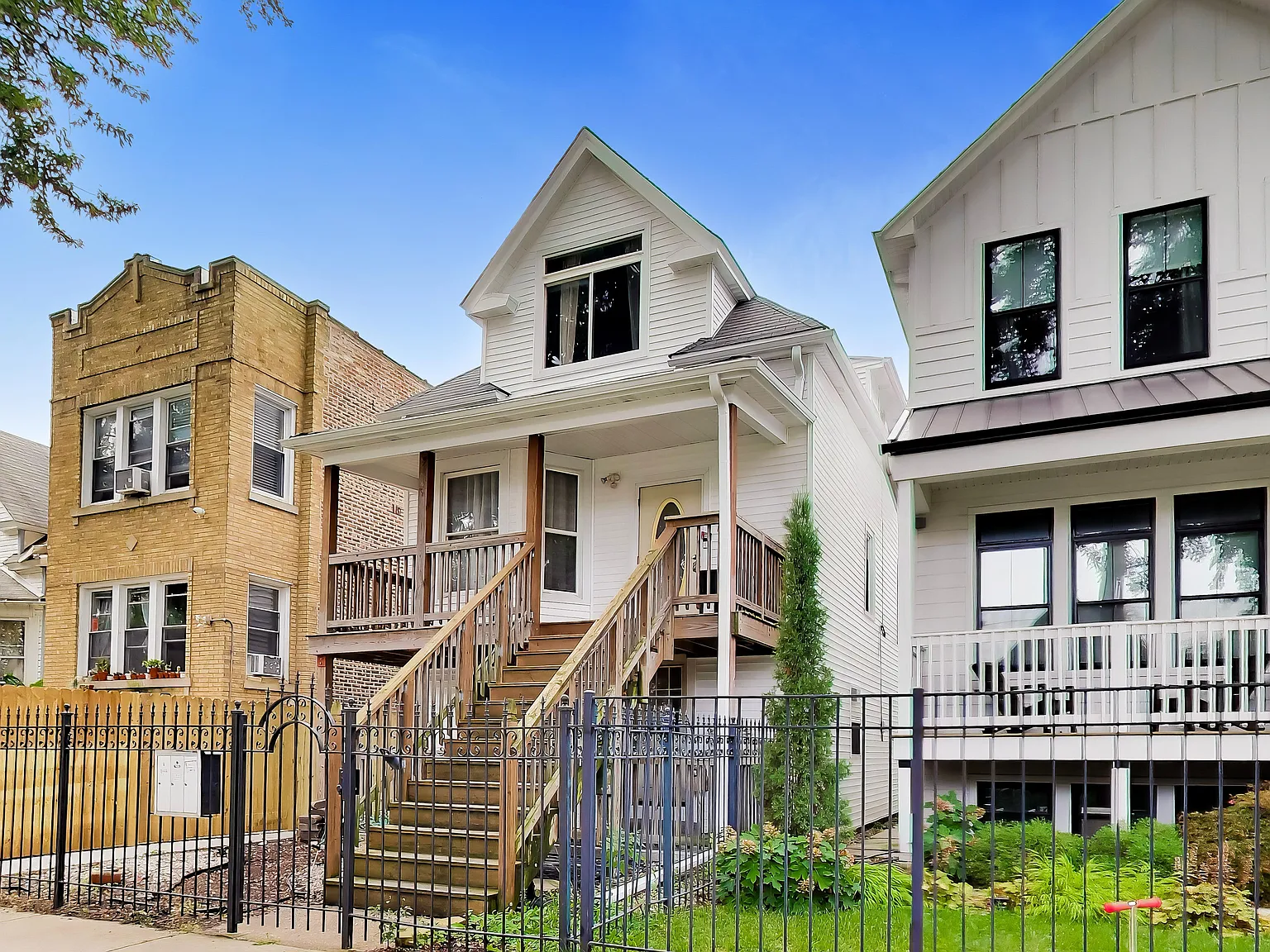 2 bed, $1,800 — Photo 2