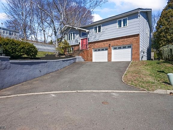 3rd image of 15 Wanda Ct