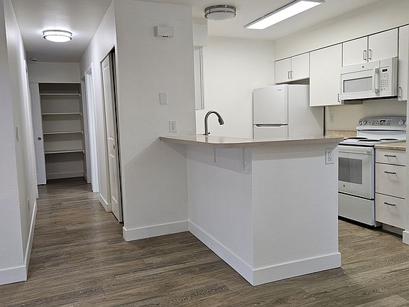 5th image of 1110 29th St #6
