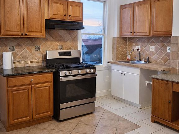 5th image of 95 Cedar Hill Ave #2