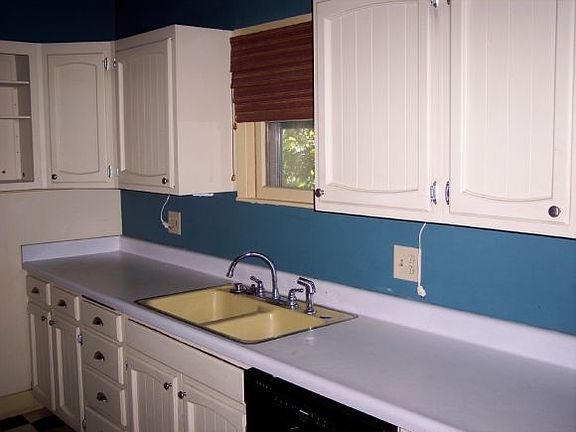 2nd image of 820 Toles Ave
