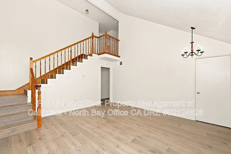 5 bed, 2.0 bath, 2006 sqft, $4,100 — Photo 3