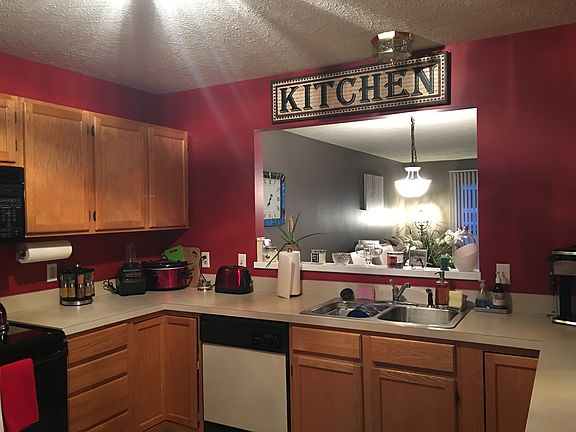 5th image of 2982 Windcrest Way NE