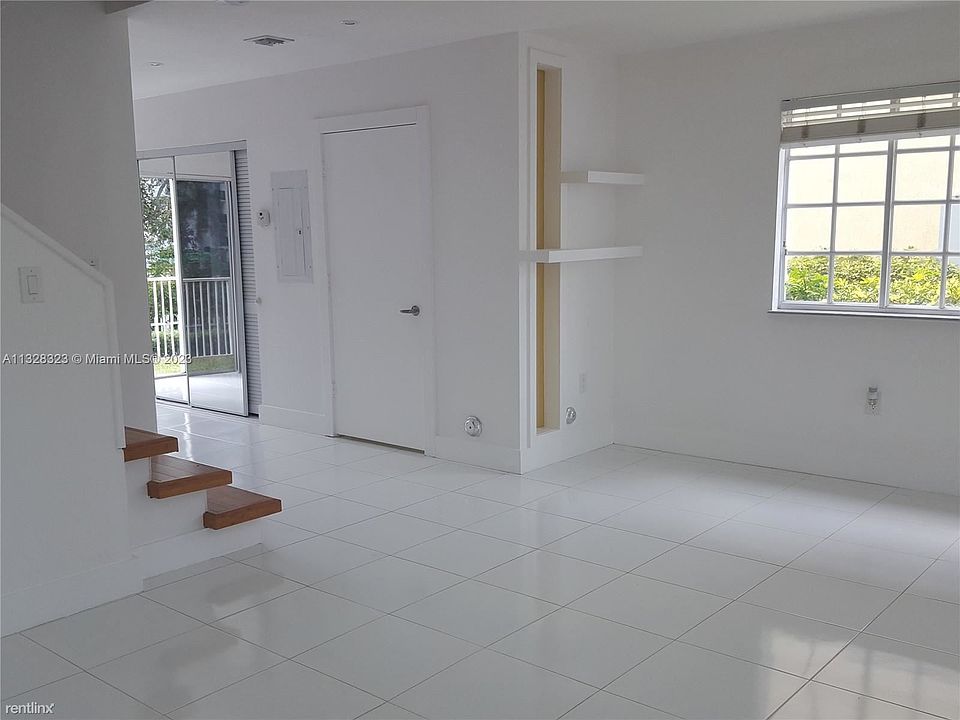 1st image of 2056 NE 167th St APT 3-121