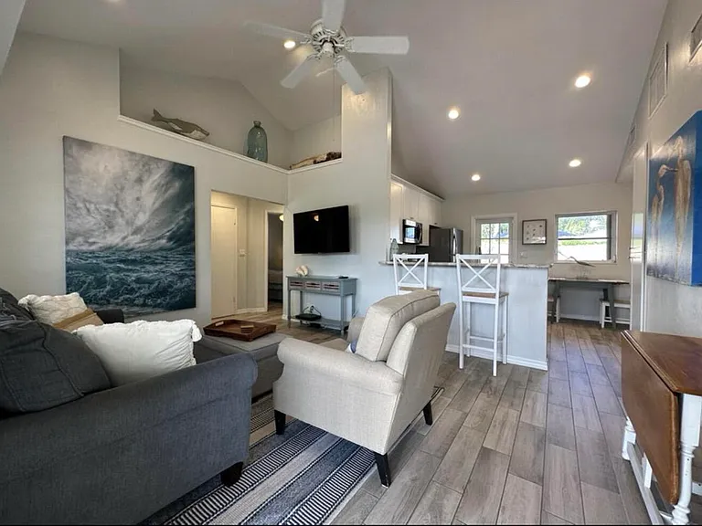 49 Douglas Dr — Photo 11