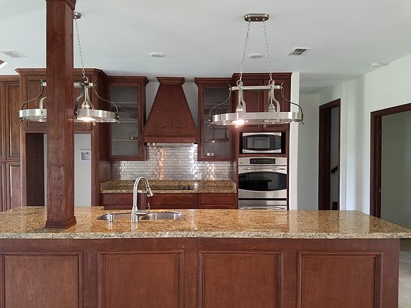 3rd image of 109 Bayview Palm Dr