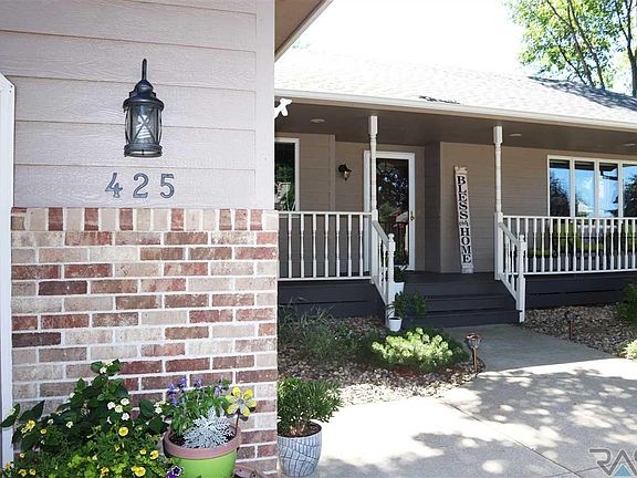 4th image of 425 N Linwood Ct
