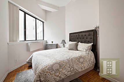 4th image of 310 E 46th St APT 10A
