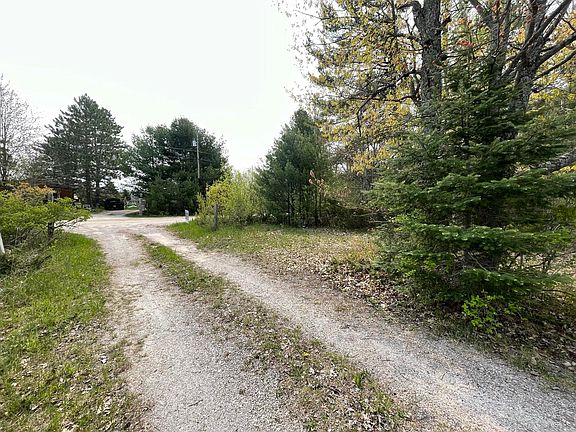 3rd image of 6622 Davies Ave