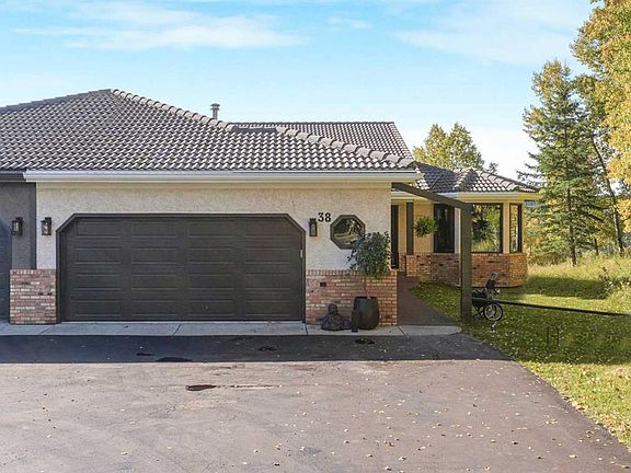 3rd image of 38 Sunrise Way NE